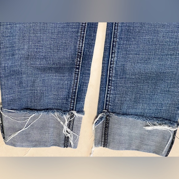 KUT From the Kloth Catherine Boyfriend —Straight Leg Cuff Cropped Jean - Picture 5 of 14